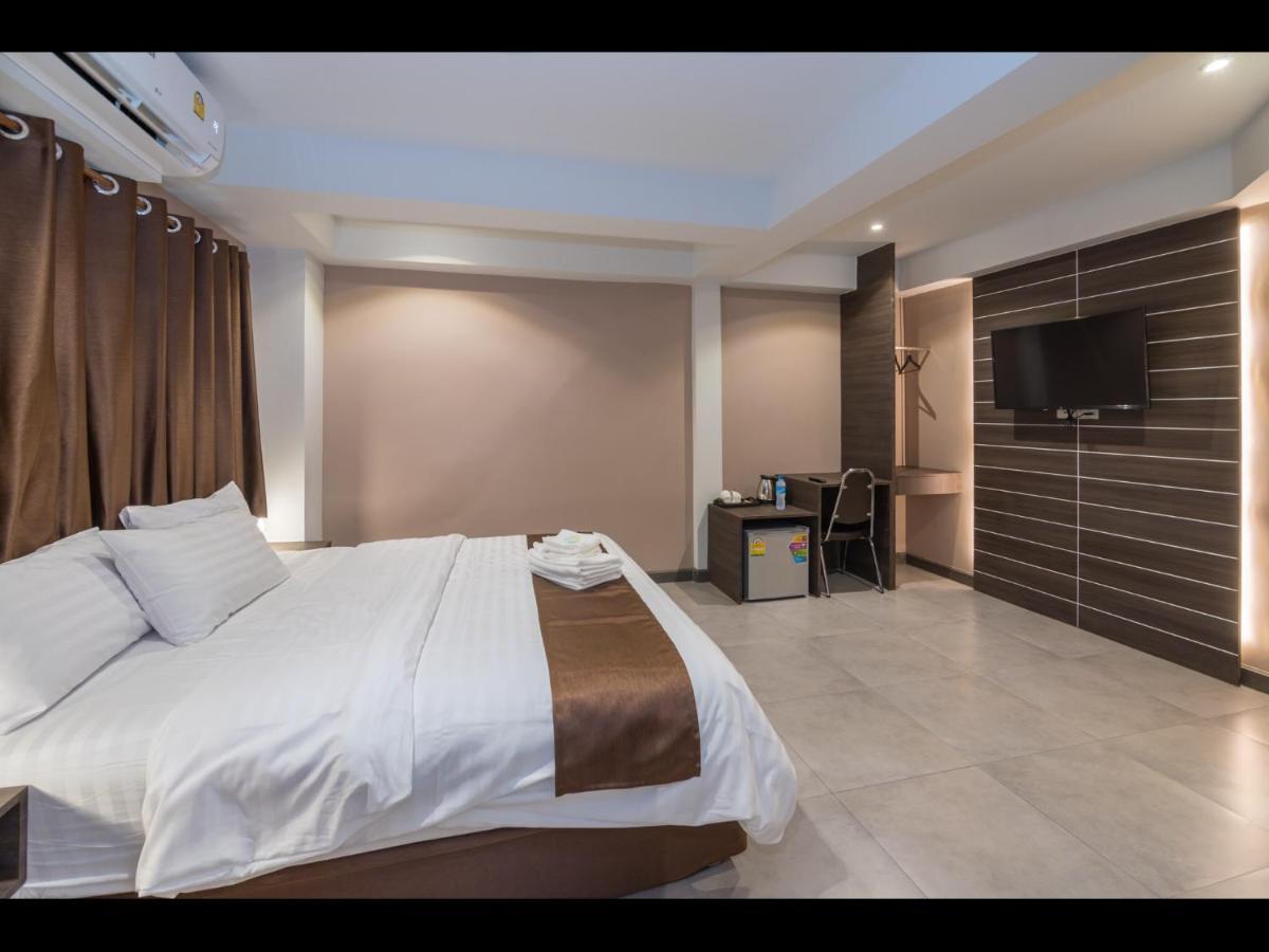 Tuk'S Sports Bar Hotel Pattaya Ngoại thất bức ảnh